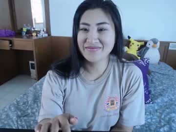 ฝรั่ง นม โต Slutty Thai whore gets fucked as she wakes up