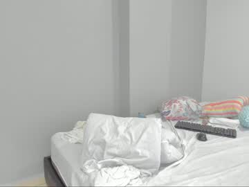 นม อวบ Sexy ass lightskin teen showing off on cam lightskincamgirl com